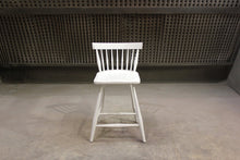 Load image into Gallery viewer, Low Fan Back Bar Chair | 24&quot; Contemporary White Windsor Bar Chair
